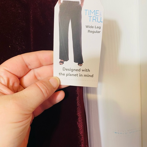 SOLD Wide Leg Velvet Burgundy Pants NWT size medium - Picture 3 of 6